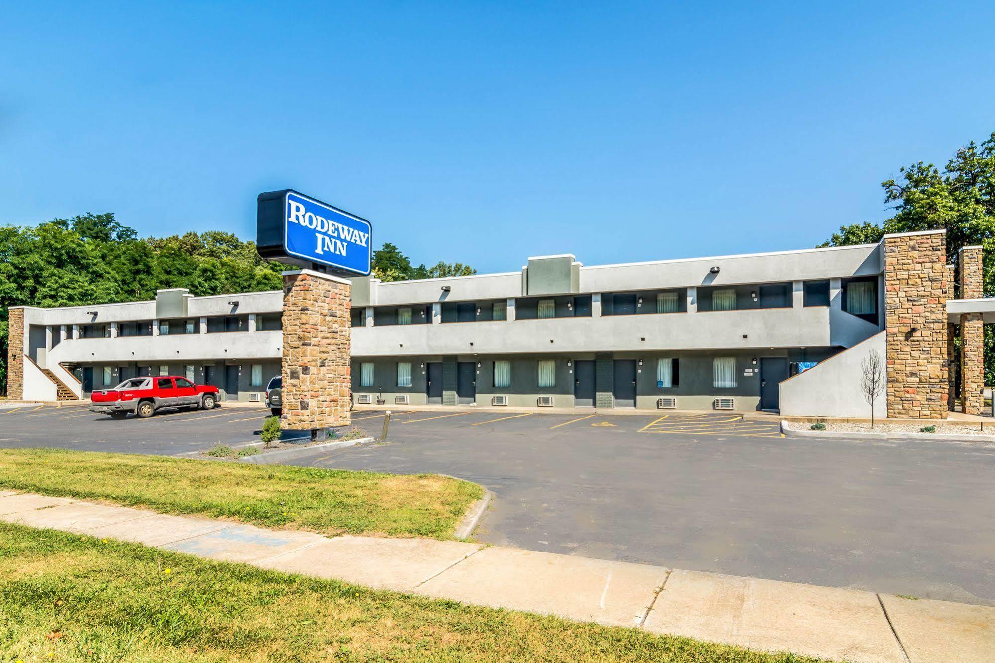 Rodeway Inn Portage Exterior foto